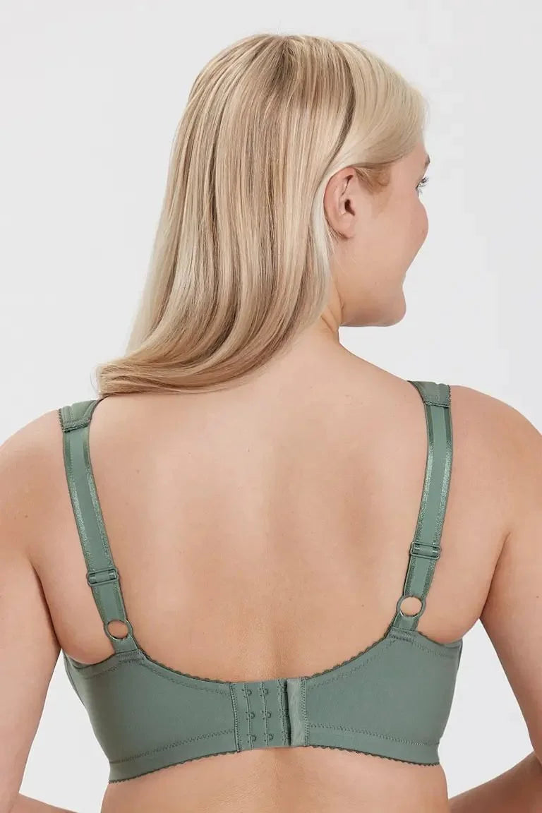 Triumph – 4 db (75A-110F) 💝 Csipkés melltartó tartást adva